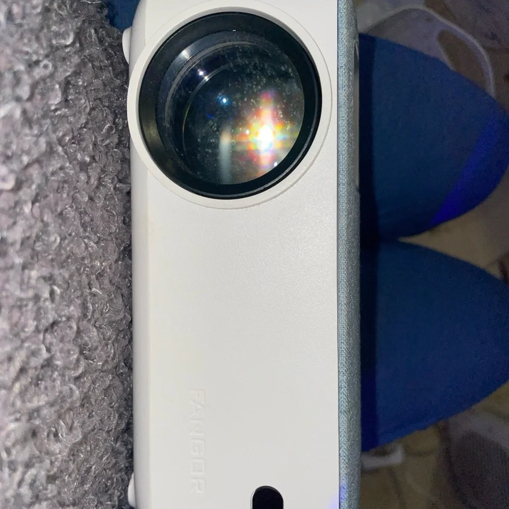 Compact Blue Projector - Picture 2 of 7